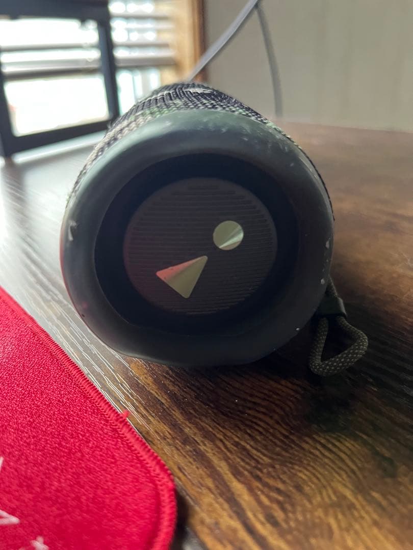 音質に問題なしJBL ワイヤレススピーカー 迷彩箱付き