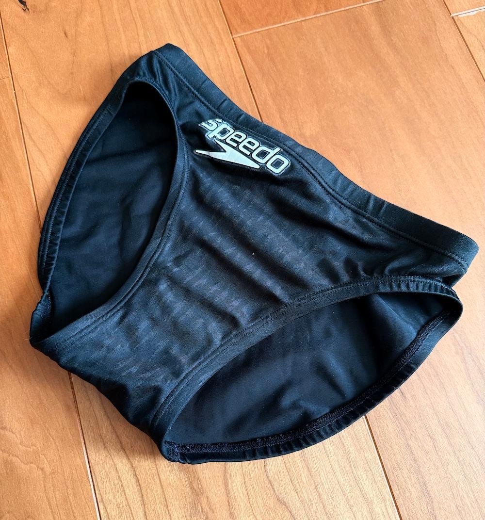 【美品】speedo　アクアブレードΣ　 ブラック　 M　光沢　ウロコ　競パン