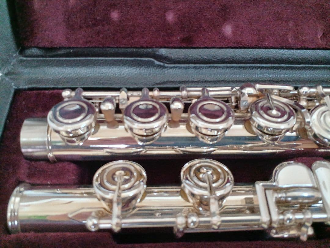 ♦超美品♦最新・現行モデル♦ヤマハフルート YFL212