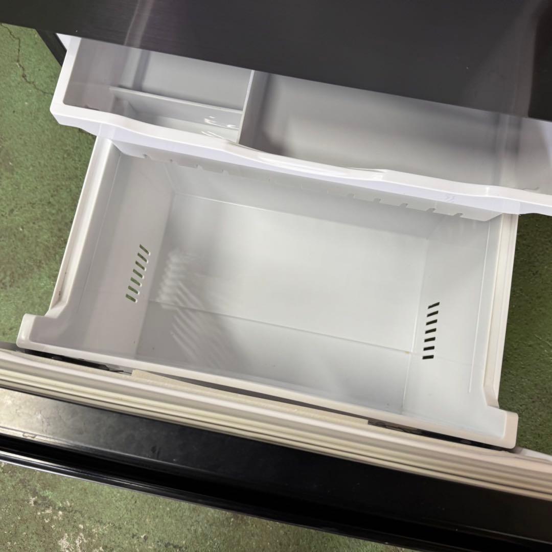 325 日立　大型冷蔵庫　300L強　自動製氷　家庭用　小型　右開き　黒色