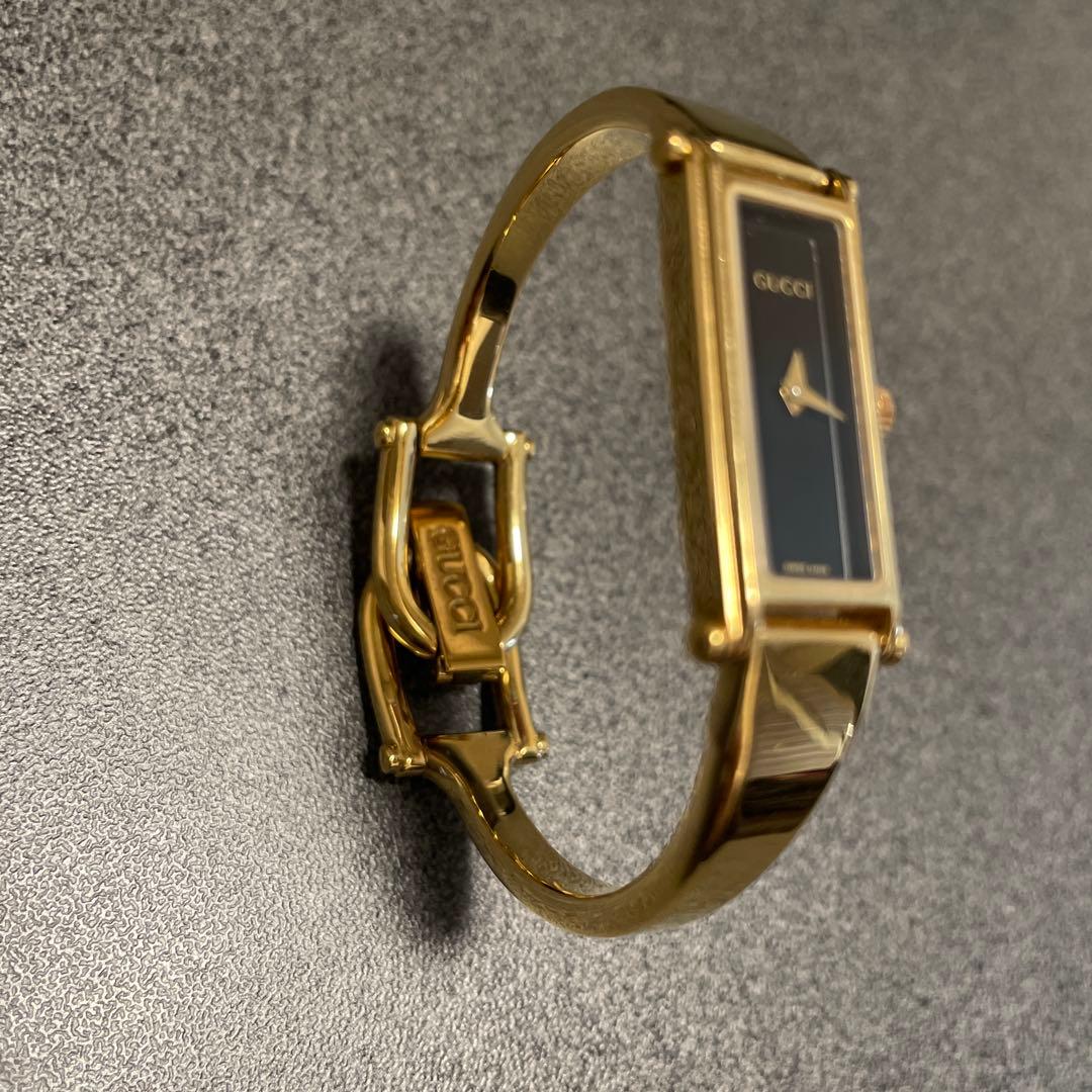 GUCCI時計 1500L 新品電池 稼働品 ゴールド バングルウォッチ 黒