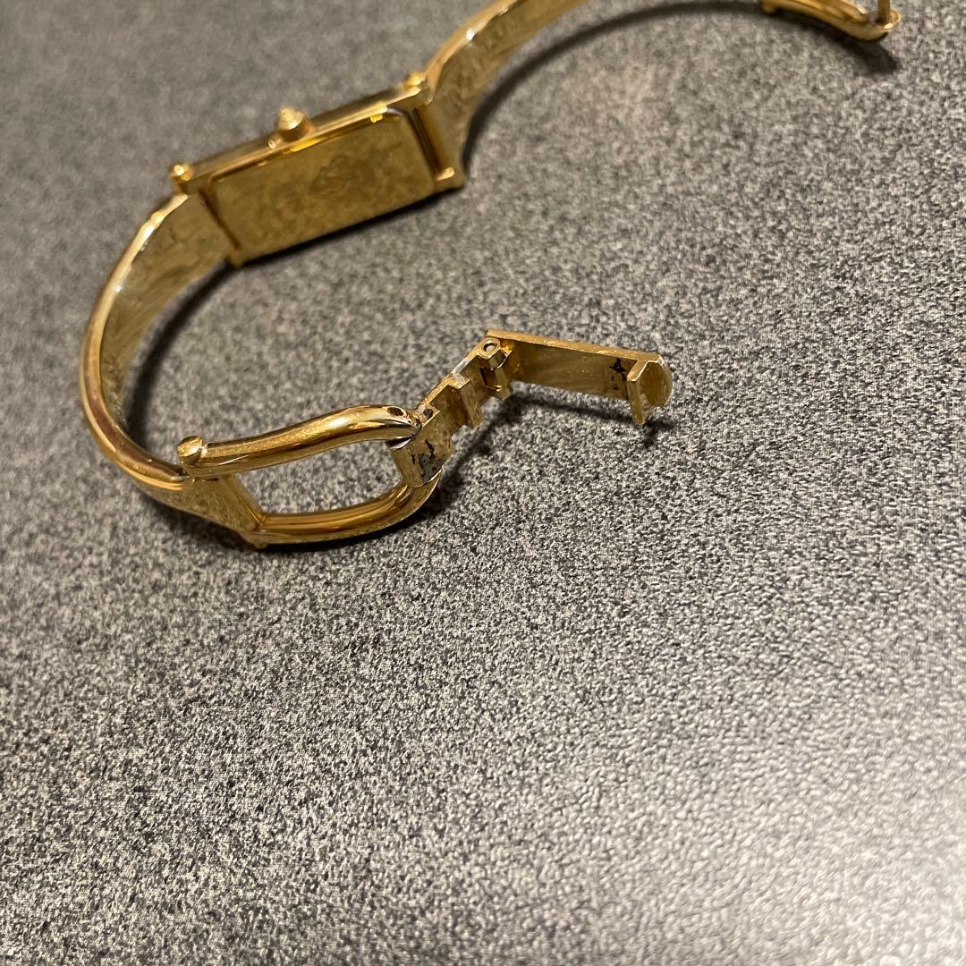 GUCCI時計 1500L 新品電池 稼働品 ゴールド バングルウォッチ 黒