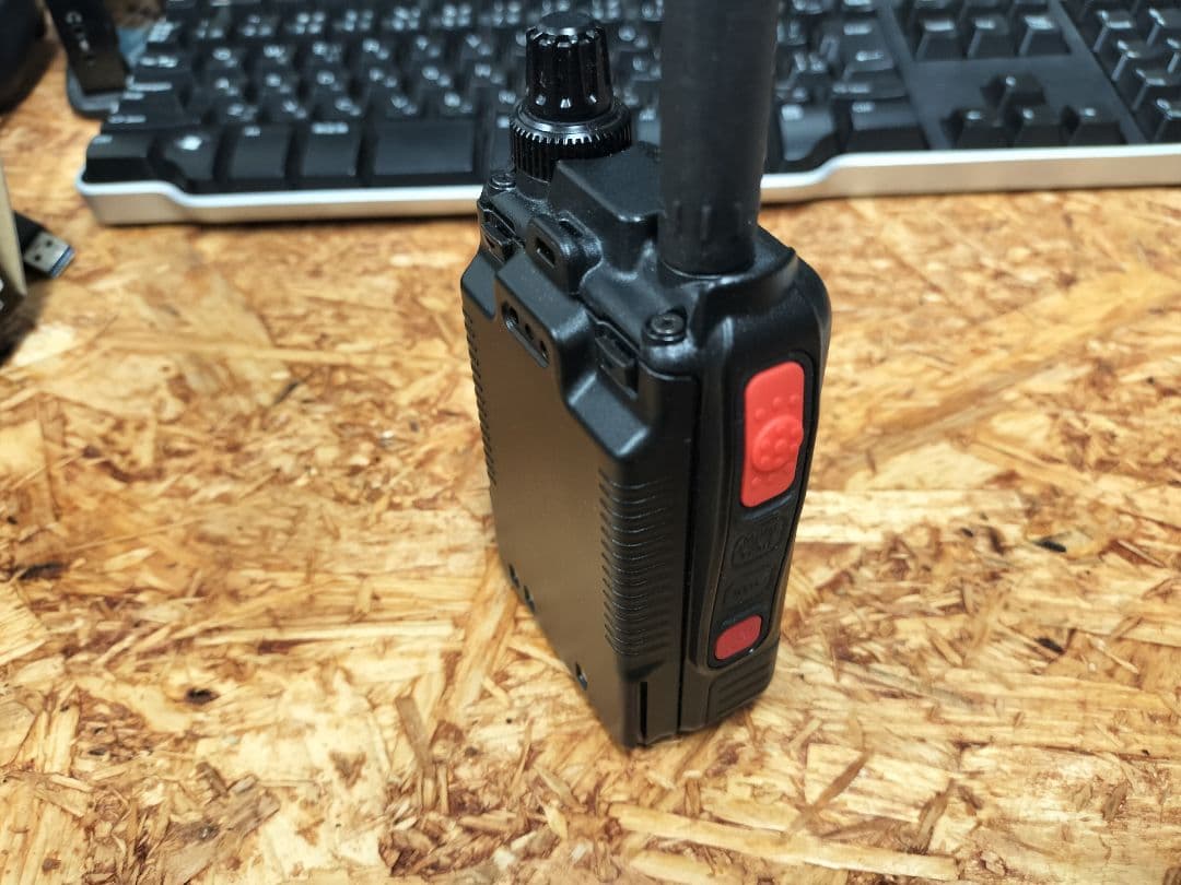 YAESU FT5D デュアルバンドトランシーバー