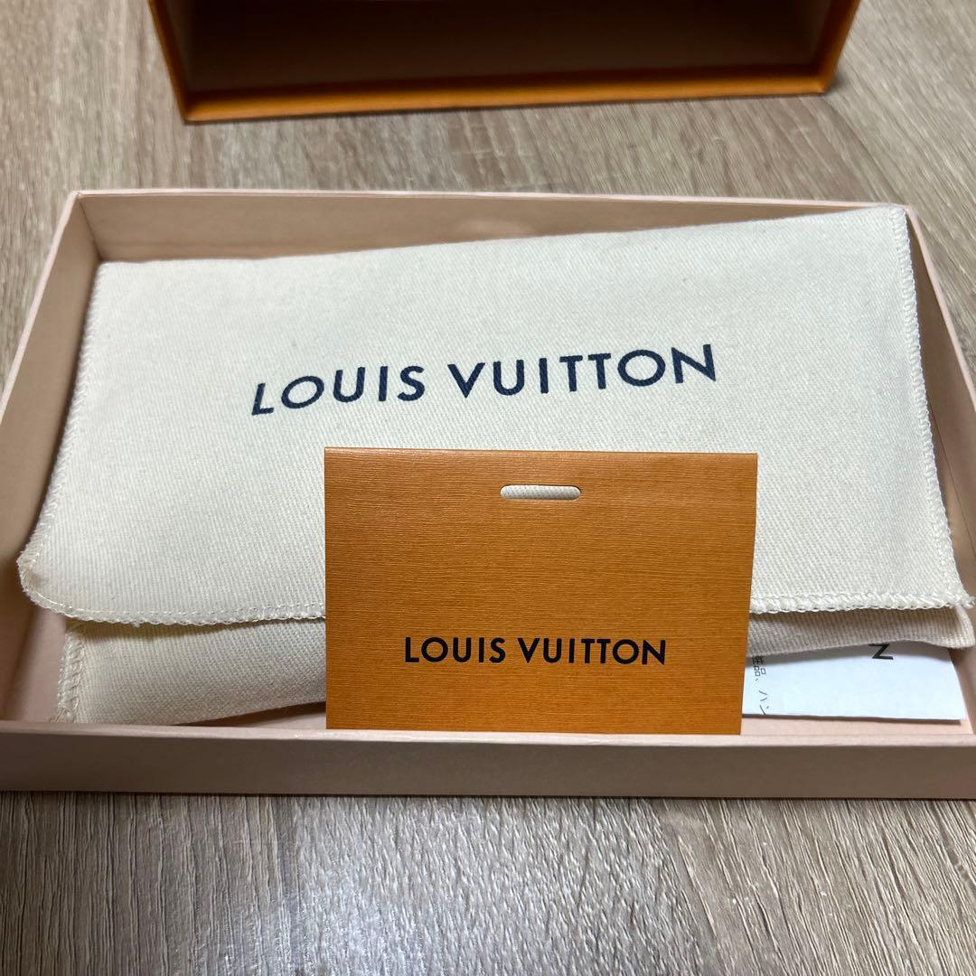 美品　ルイヴィトン　ポルトフォイユカプシーヌコンパクト　財布