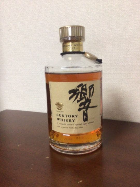 サントリー 響 700ml ゴールドラベル　古酒　ウイスキー