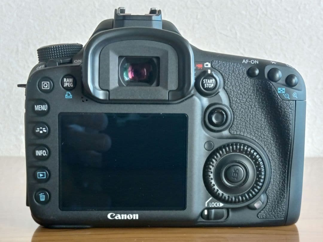 【Min】Canon EOS 7D デジタル一眼シャッター数:7386回