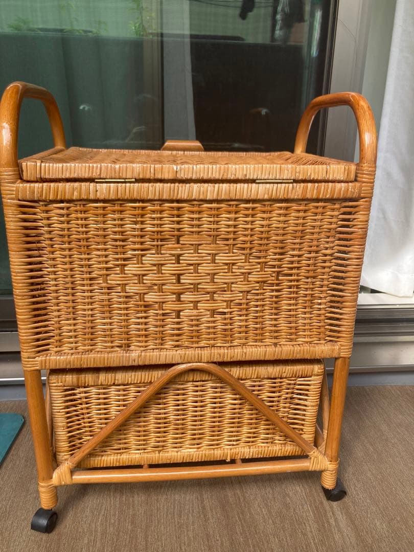 キャスター付き ラタン 籐　チェスト 2段 タンス 箪笥 レトロ アンティーク