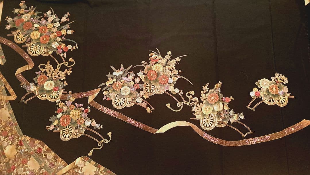 美品❇️豪華黒留袖　総刺繍　志都香織物高級袋帯　比翼仕立て　 ５つ紋　フルセット