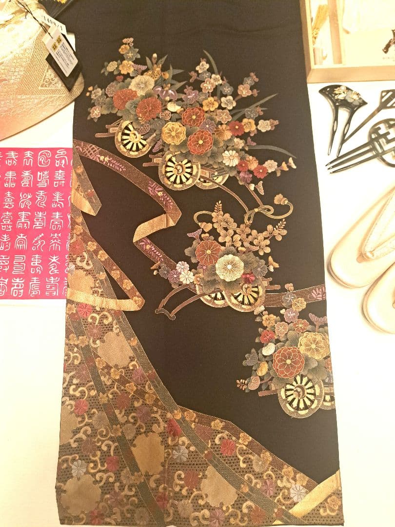 美品❇️豪華黒留袖　総刺繍　志都香織物高級袋帯　比翼仕立て　 ５つ紋　フルセット