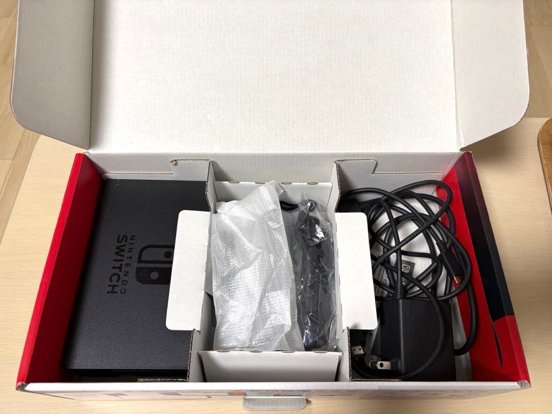 Nintendo Switch ネオンブルー・ネオンレッド