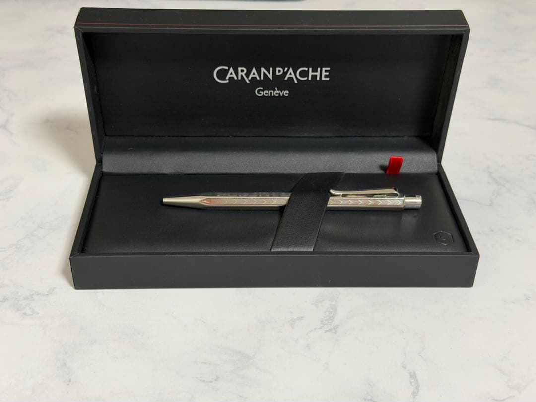 CARAN D'ACHE エクリドール　シェブロン