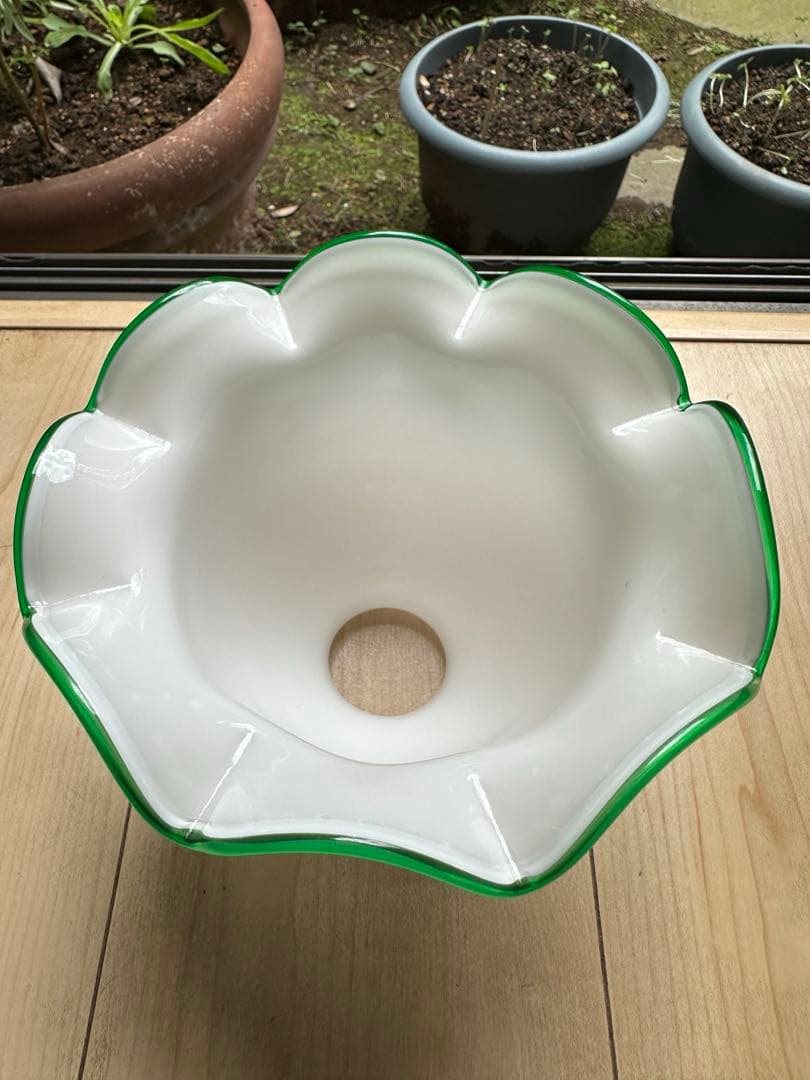 フランス アンティーク むき卵のようなオパリンガラスの可愛らしいアトリエランプ＊