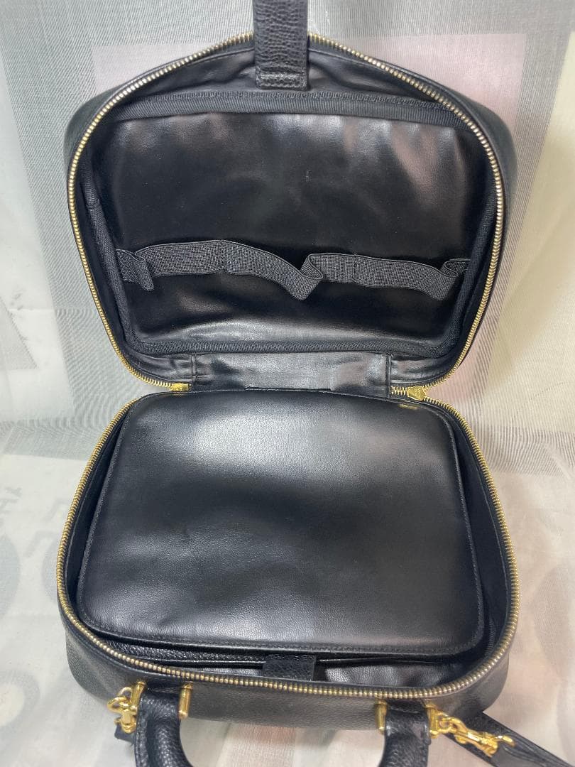 CHANEL シャネル　バニティ　キャビアスキン　ショルダー　メイク　CC　61