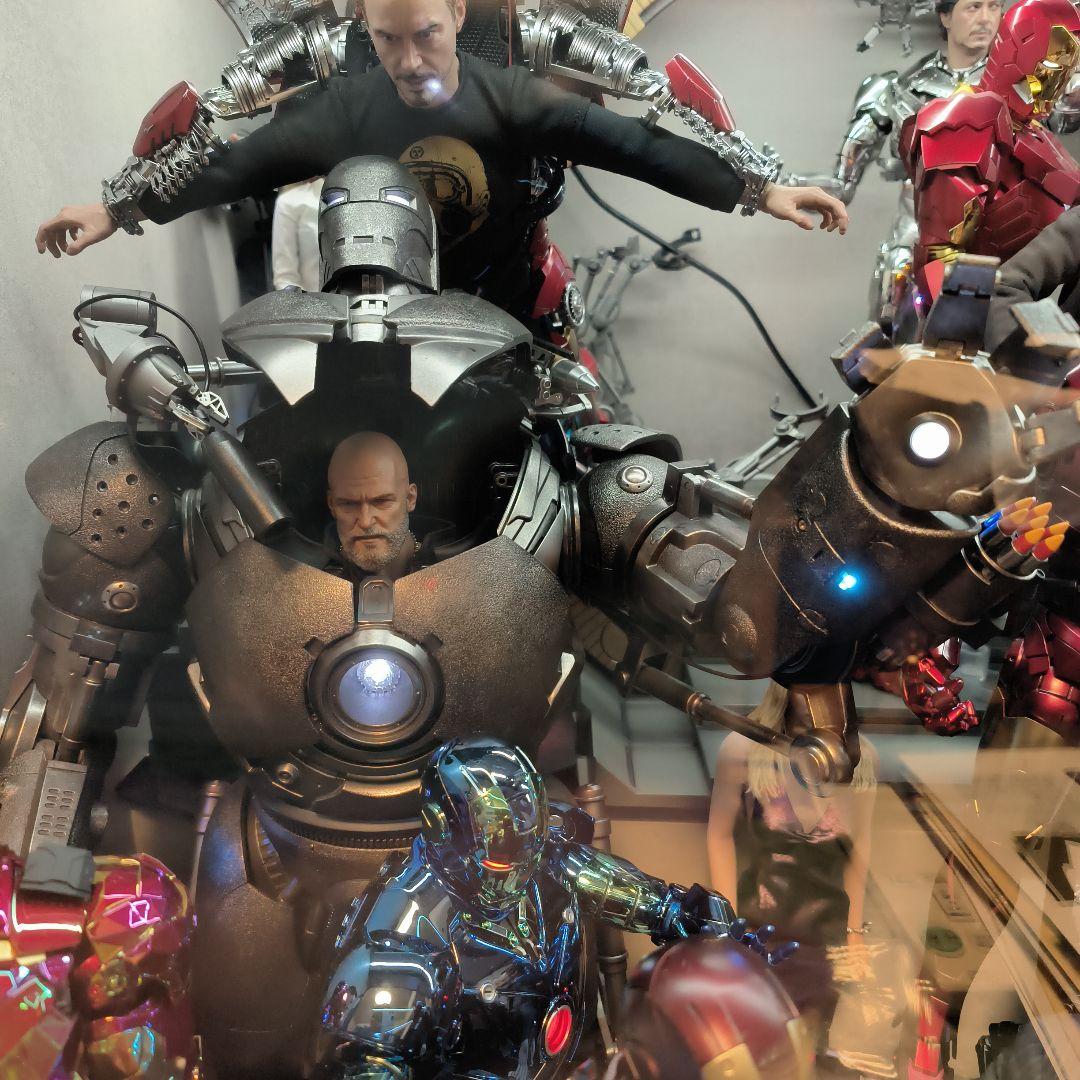 hottoys 『アイアンマン』１／６スケールフィギュア アイアンモンガーカ