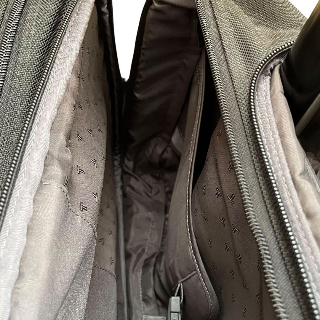 TUMI キャリーケース 黒 スーツケース 3層 出張 出張 大容量 キャスター