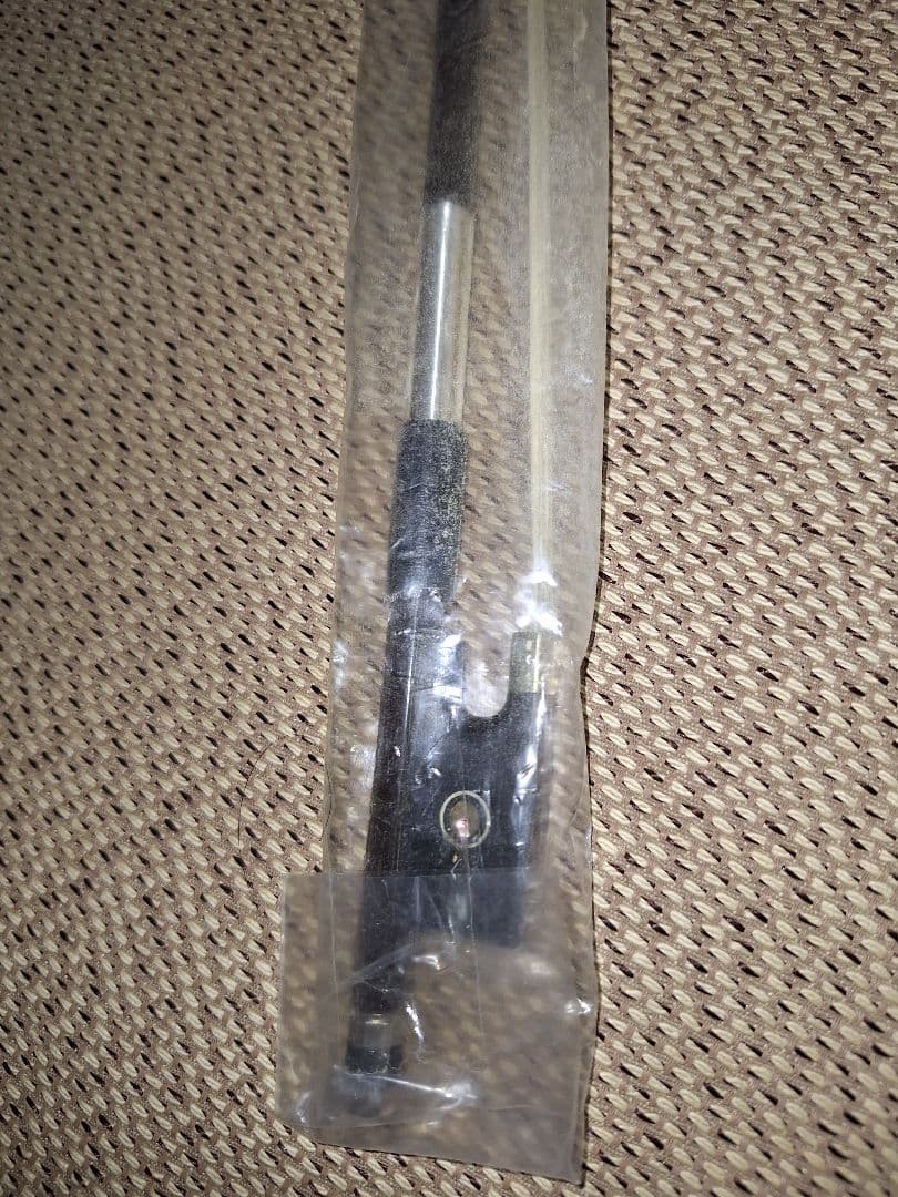 バイオリンカーボン弓　4/4