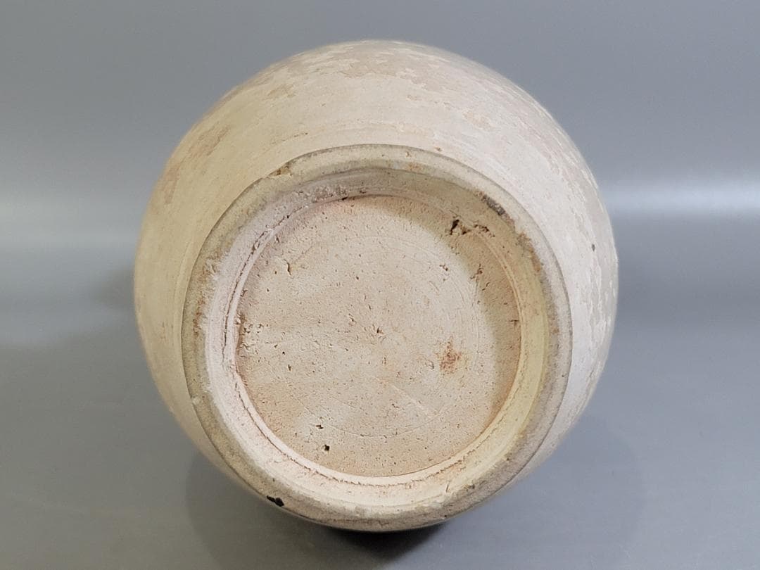 中国美術 遼白磁 纏龍貼 瓶 時代物 DT243