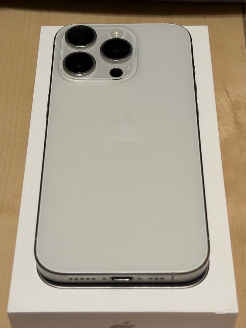 【即購入可】Apple iPhone 15 Pro 256GBホワイトチタニウム