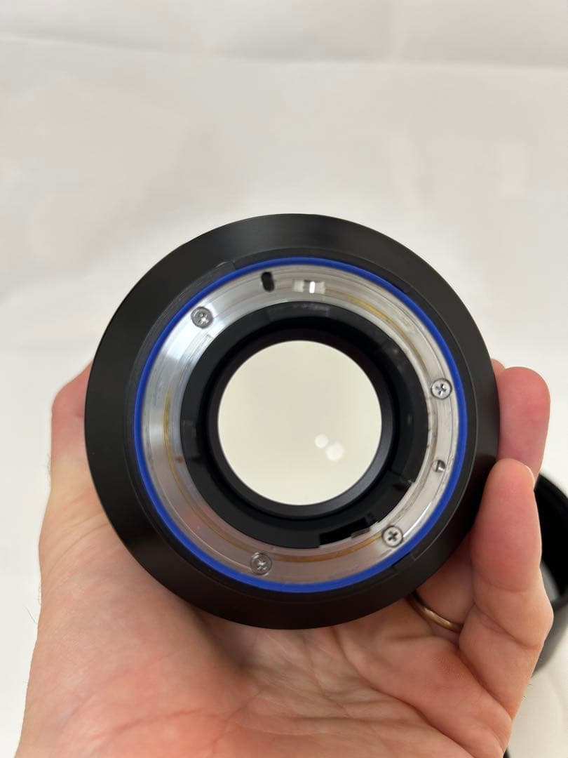 Zeiss Milvus 1.4/85 ZF.2 ニコンF マウント