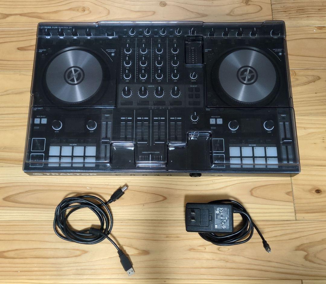 Traktor Kontrol S4 Mk3 Decksaver付き
