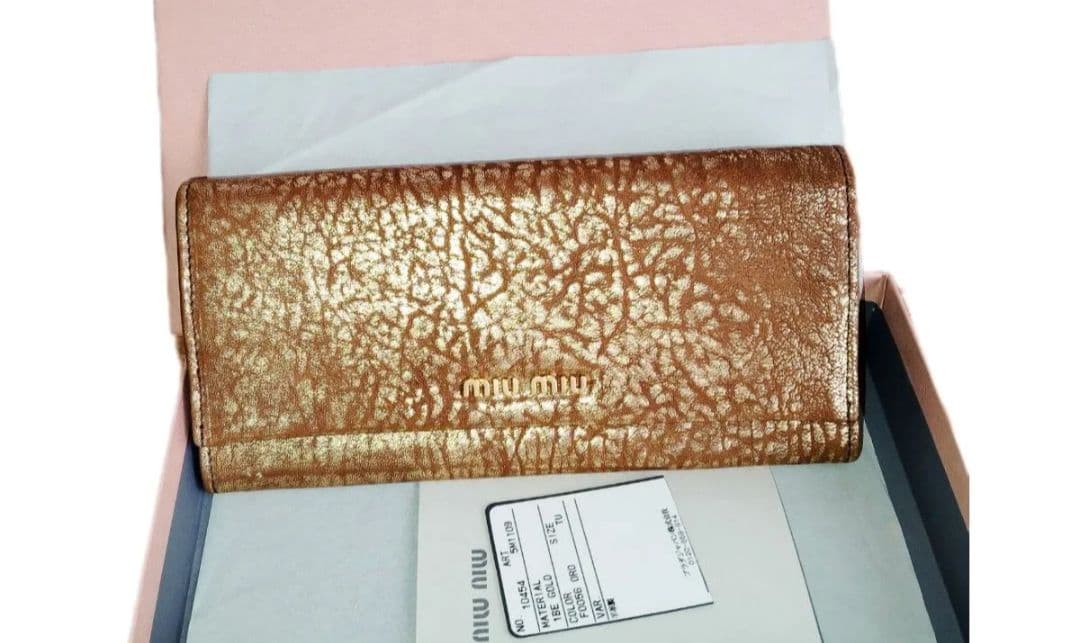 ❥専用❥　miu miu ゴールド 二つ折り財布