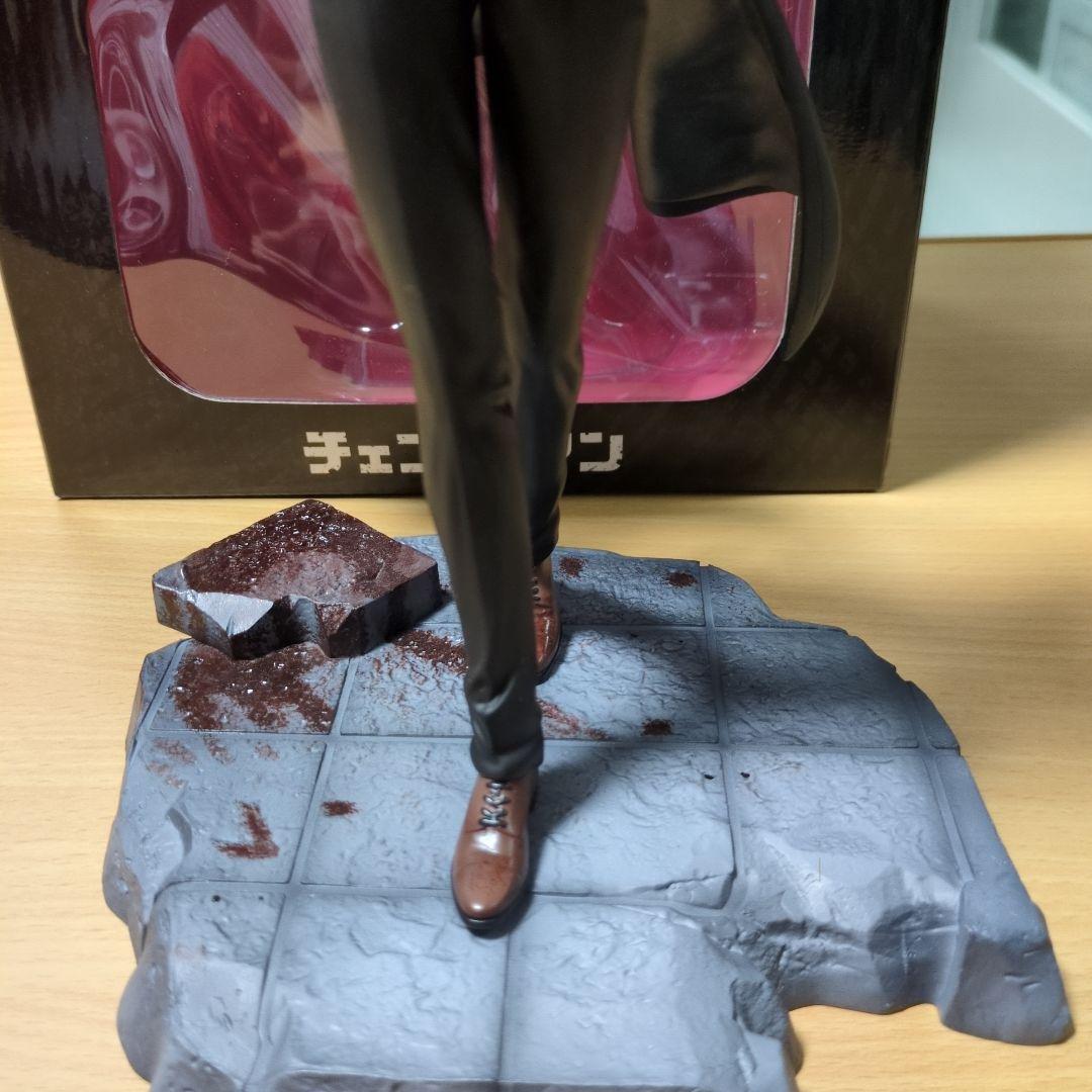 渋谷スクランブルフィギュア　マキマ