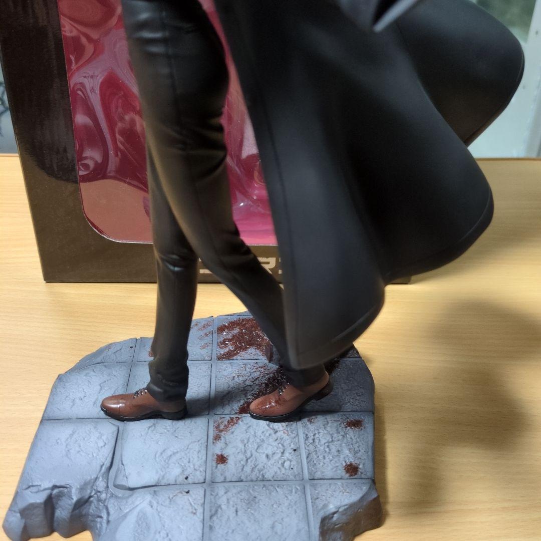 渋谷スクランブルフィギュア　マキマ