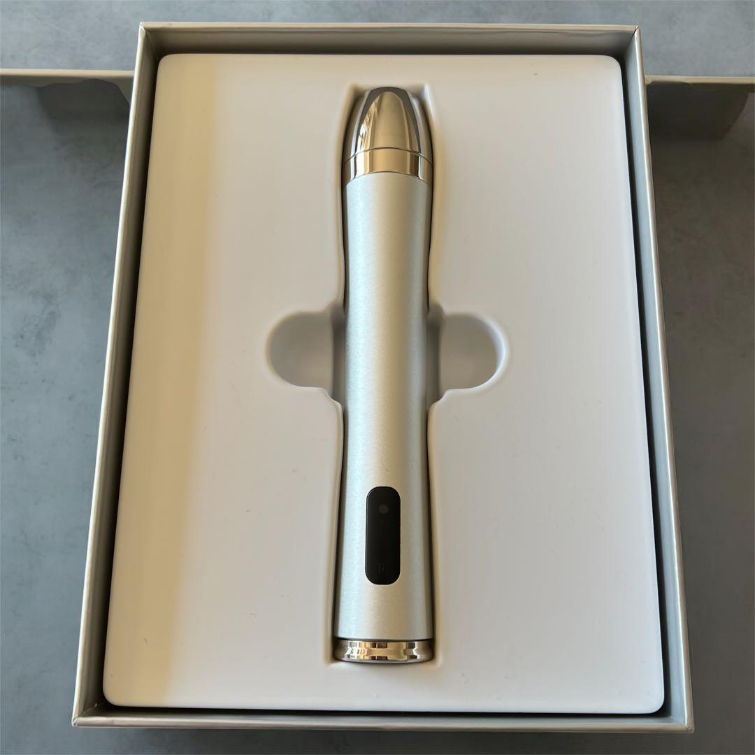 glow.m グローエム ブースターソニック　美顔器