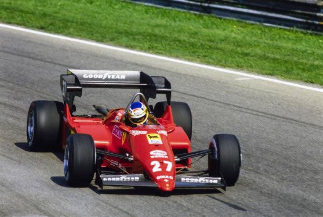 カスタム品 1/18 GP replicas フェラーリ 126C4M 1984