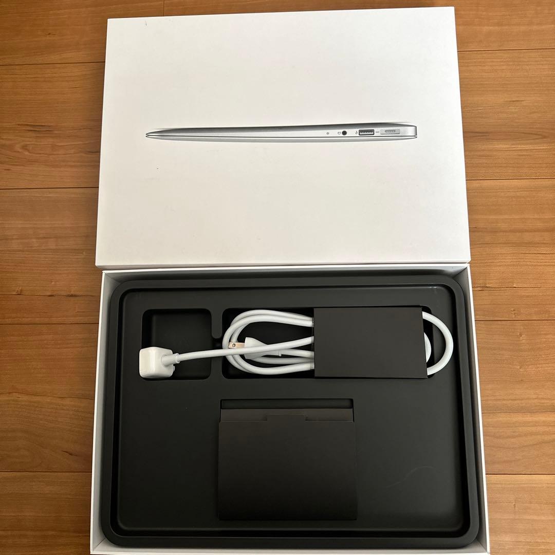 スマホ・タブレット・パソコン APPLE MacBook Air MACBOOK AIR MD231J/A