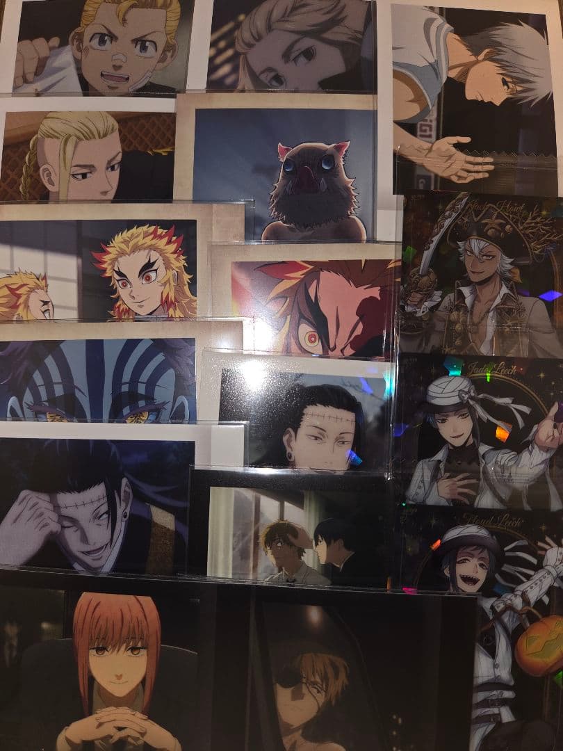 アニメグッス　大量まとめ売り　紙類・薄物・カード・シール約７００点以上