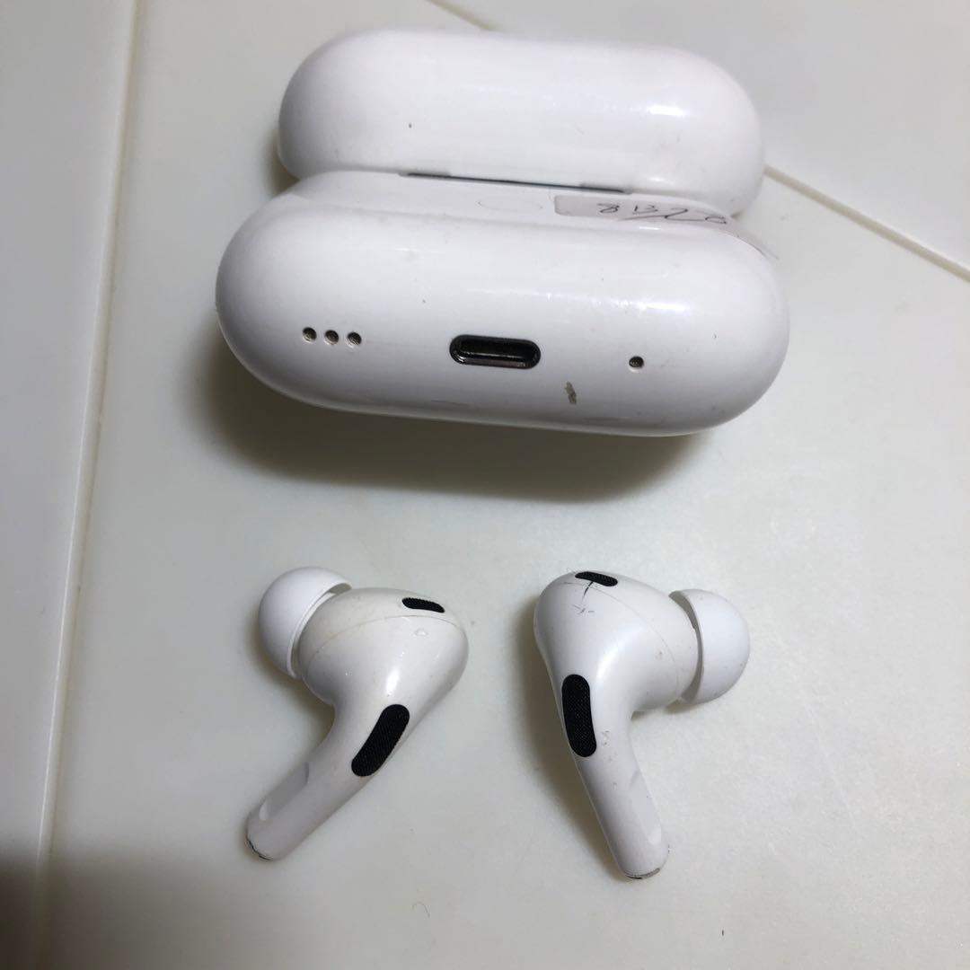 Apple AirPods Pro 第2世代　lightning