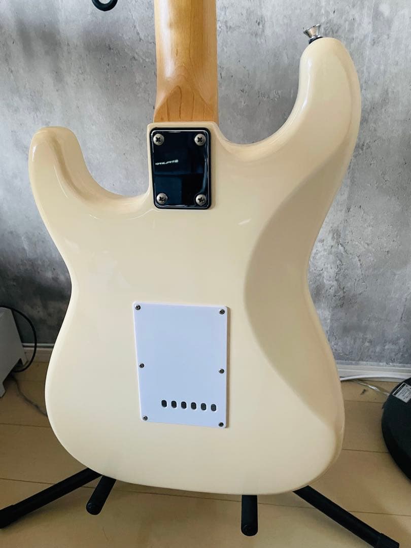 PLAYTECH ST250ストラトキャスター(エレキギター )