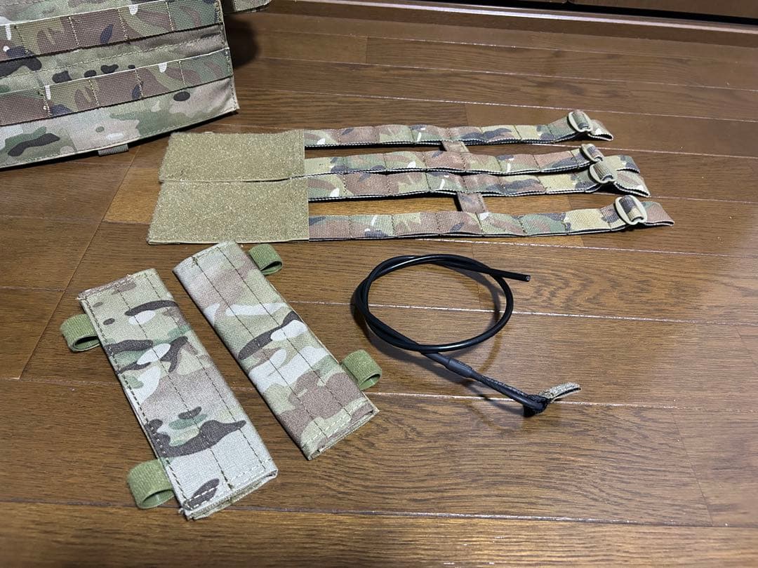 Cork Gear製　AVS プレートキャリア　マルチカム