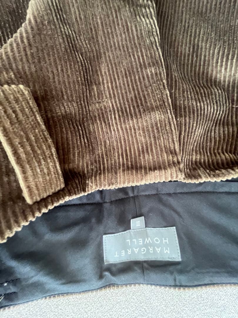 MARGARETHOWELL23AW 8 WALE COTTON パンツ