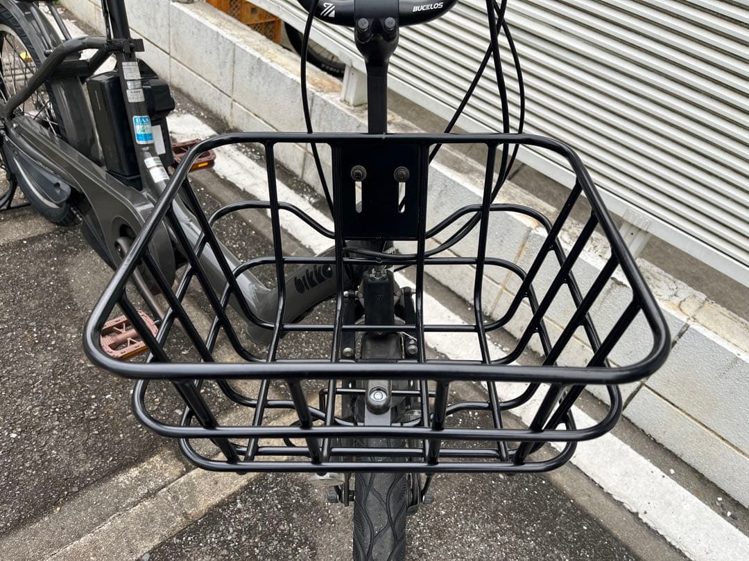 ブリヂストン　電動アシストファットバイク　ビッケポーラーベースセミファットタイヤ