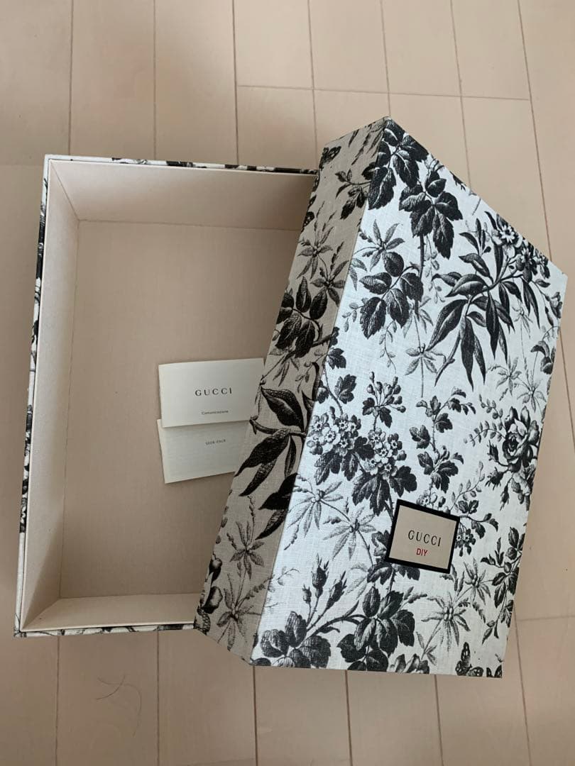 GUCCI DIY シューズケースとサテンシューズ袋