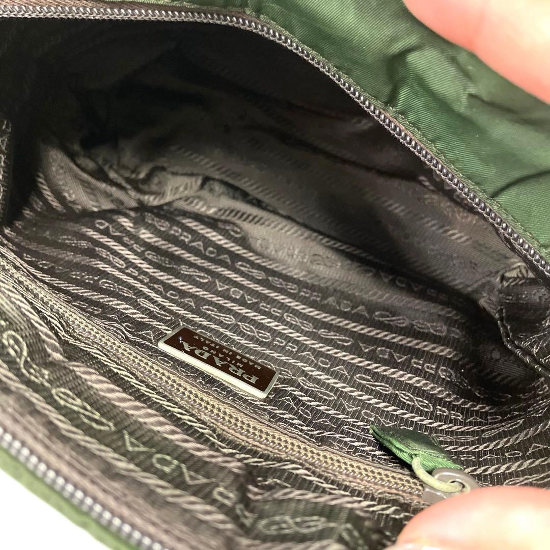 大人気☆PRADA☆プラダ☆ハンドバッグ☆三角プレート☆ナイロン☆ダークグリーン