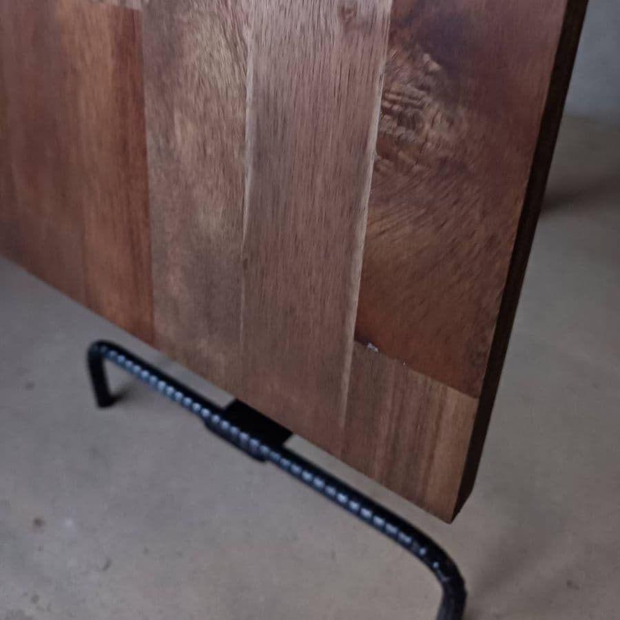 ゆらゆらゆれるアイアン看板