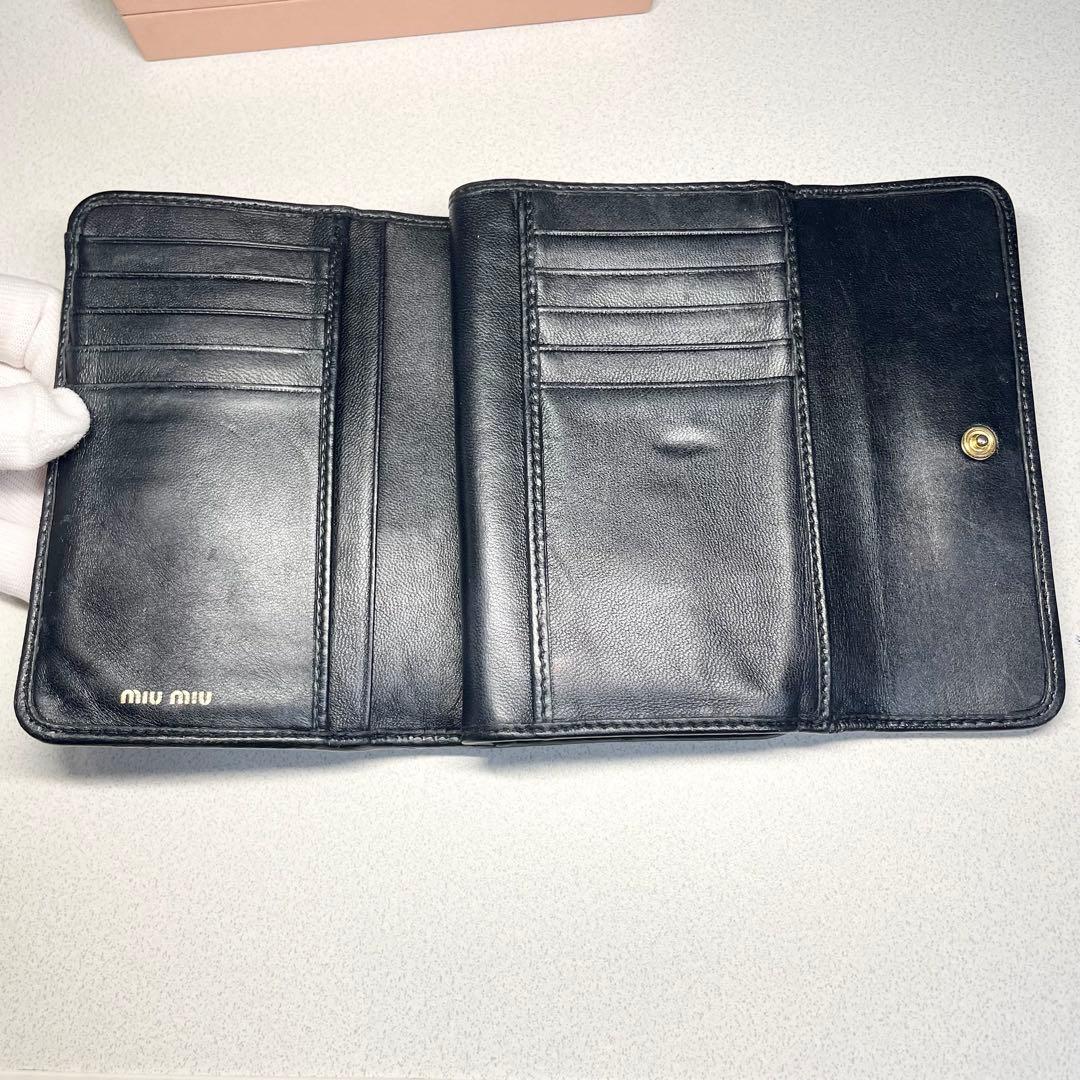 A*3様 美品✨MIU MIU 三つ折り財布 マテラッセ ゴールドロゴ ビジュー