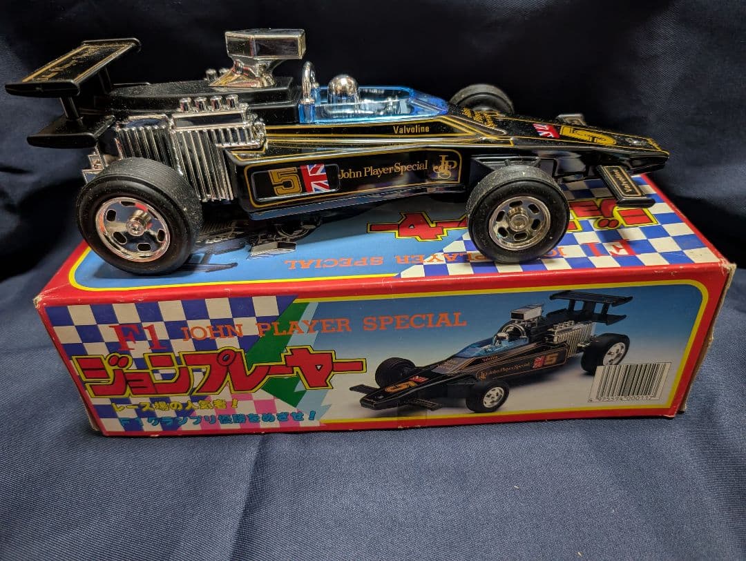 ブリキ自動車　John Player Special プルバックマシーン