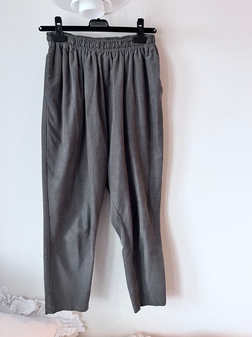 フルーツオブライフ　コーデュロイ　テーパードパンツ