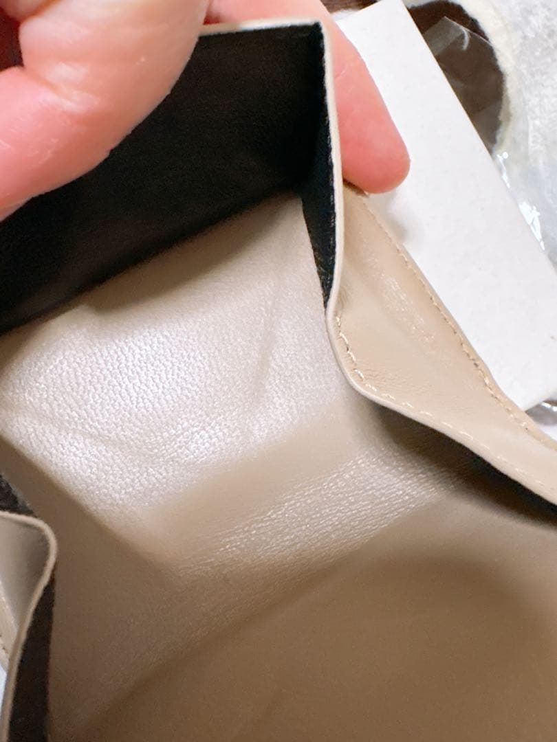 最終お値段サンローラン　三つ折り財布