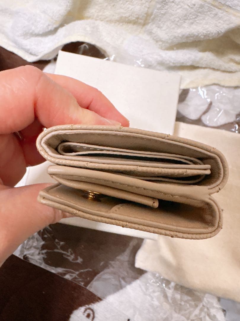 最終お値段サンローラン　三つ折り財布