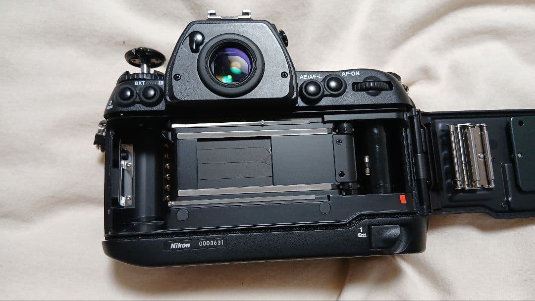Nikon F6 一眼レフカメラ ストラップ付き