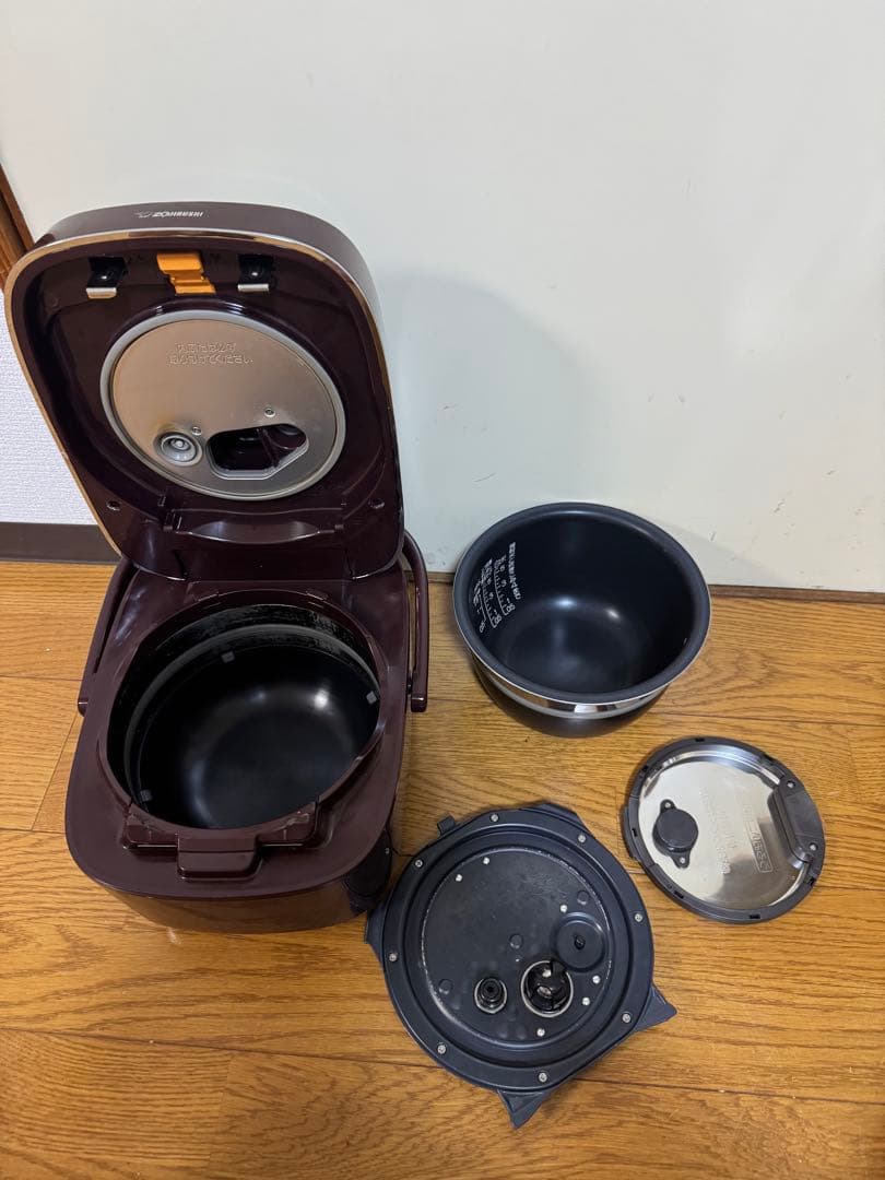 象印 NP-YT10 圧力IH炊飯器 ワインレッド　2017年製