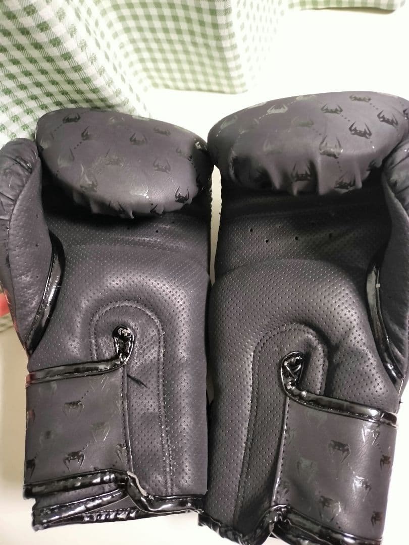 VENUM ヴェナム キックボクシング グローブ 14オンス☆おしゃれ