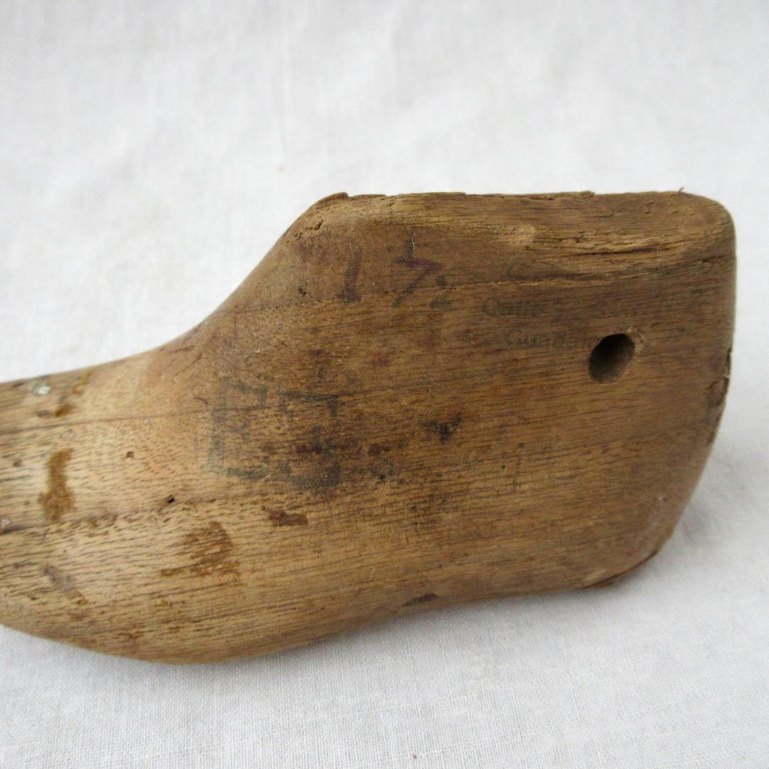 アンティーク　木製シューモールド　ベビーサイズ