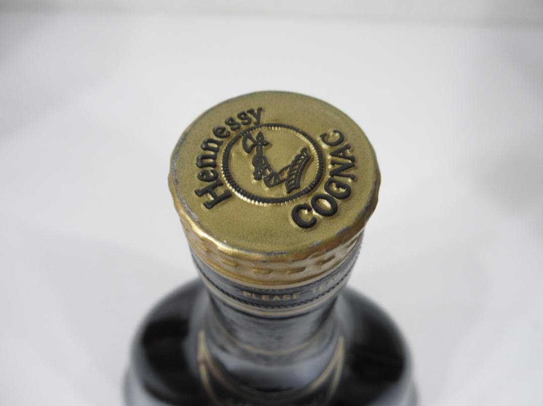 Hennessy X.O. コニャックグリーンボトル 700ml,40% 箱付き