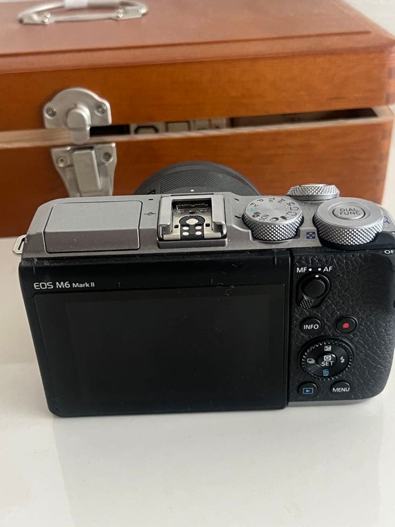 Canon EOS M6 Mark II ミラーレス一眼 15-45mm